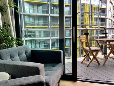 2 Bed Flat, Riverlight Quay Four, SW11 - Photo 2