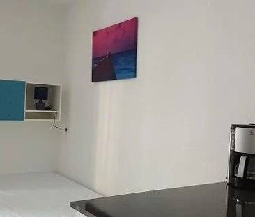 Location Studio - Photo 3