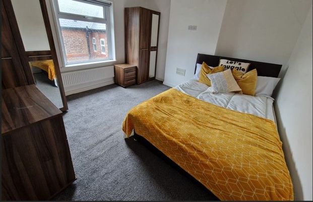 Room in a Shared House, Shirley Avenue, M7 - Photo 1