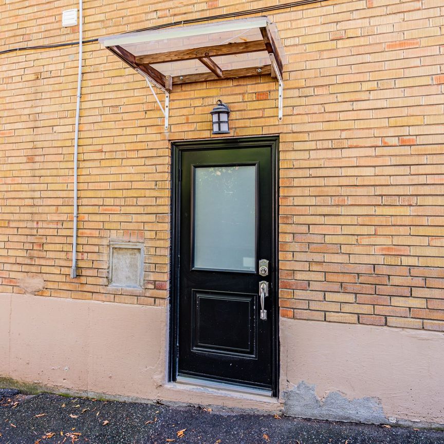 For Lease - 159 Bellefair Avenue Unit# Lower, Toronto, Ontario - Photo 1