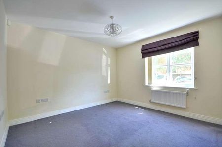 Kenmare Close, Ickenham, UB10 - Photo 4