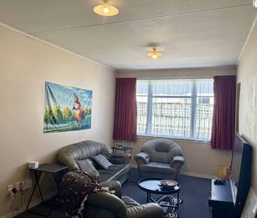 Student Rental - Four Bedrooms - Worcester Street - Photo 3