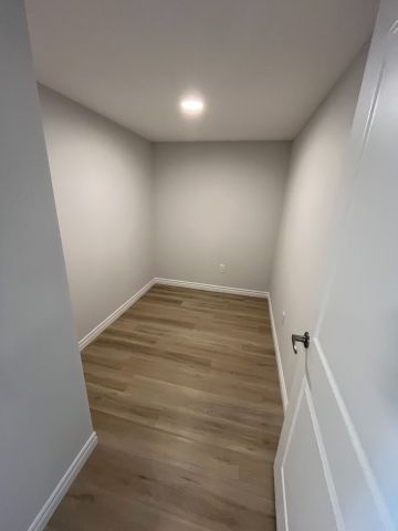 For Lease - 425 Watson Parkway Unit# 1006, Guelph, Ontario - Photo 3