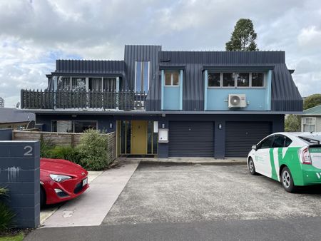 Charming 2-Bedroom Apartment in Hamilton - Photo 5