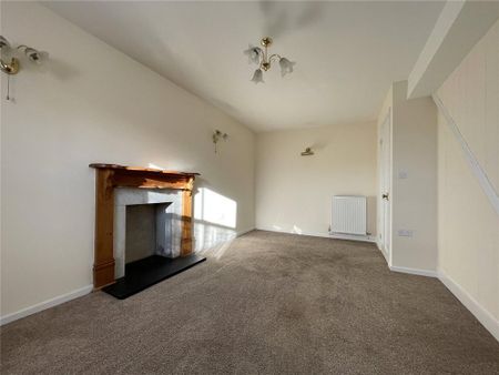 3 bedroom end of terrace house to rent - Photo 2