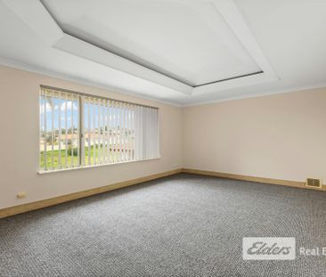 EXECUTIVE HOME CLOSE TO THE BEACH! - Photo 4