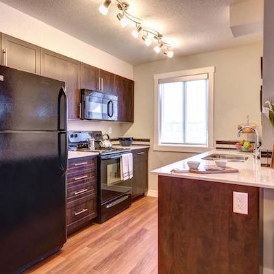 Alberta, 4615 199 Street NW, T6M 1M5, Edmonton - Photo 1