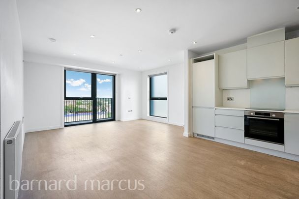 Sutton Court Road, Sutton - Photo 1