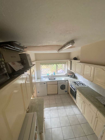 1 bedroom in a house share to rent - Photo 4