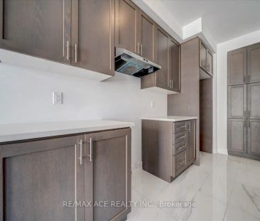 Condo Townhouse For Lease | E9033646 - Photo 5