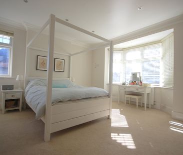 5 bed house to rent in Queens Park South Drive, Queens Park, BH8 - Photo 4