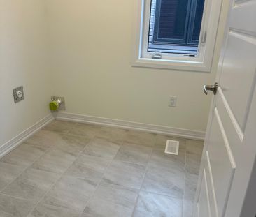 For Lease - 65 Velvet Way, Thorold, Ontario - Photo 6