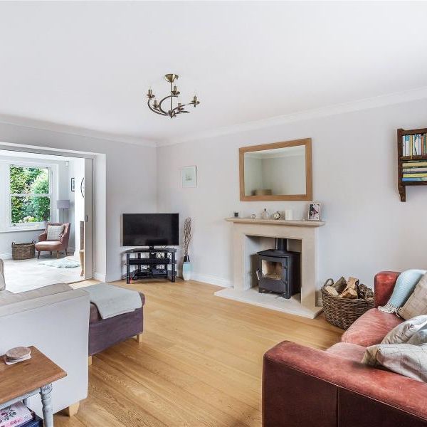 Grange Road, Woking - 4 bedrooms Property for lettings - Seymours - Photo 1