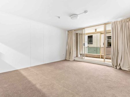 Madison Carrington Apartments in heart of CBD! - Photo 2