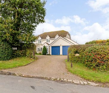 A beautifully positioned family home with far reaching views. - Photo 3