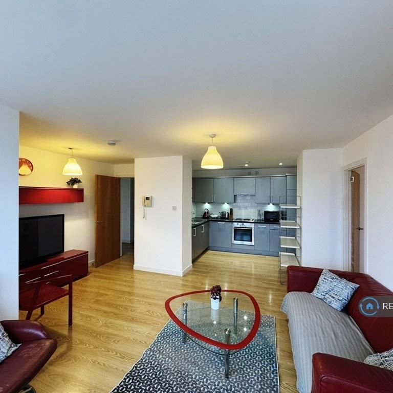 3 bedroom flat to rent - Photo 1