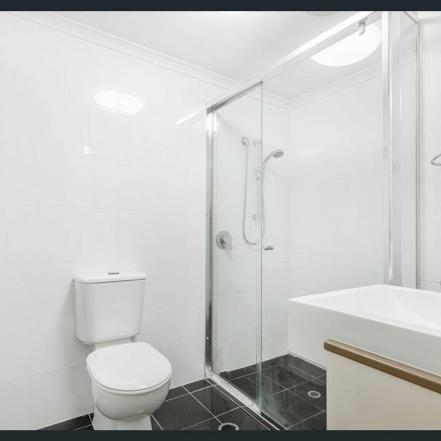 2 BEDROOM GROUND FLOOR APARTMENT ON SYLVAN BEACH - Photo 1