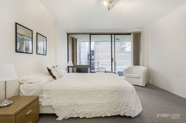 FANTASTIC 1 BEDROOM IN BERKELEY | Furnished - Photo 1