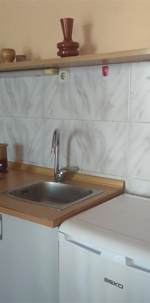 Garsoniera de inchiriat in zona Universitate - Photo 1