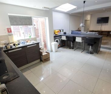 8 bedroom house to rent - Photo 1