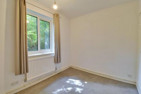 3 bedroom maisonette to rent - Photo 3