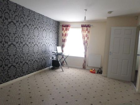 3 bedroom semi-detached house to rent - Photo 5