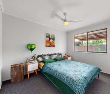 Charming Family Home in Beachmere - Photo 5