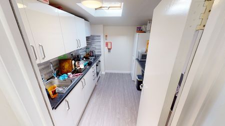 Student Properties to Let - Photo 2