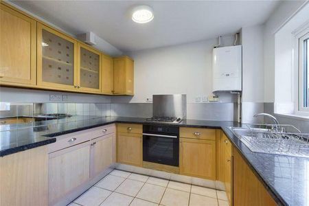 4 bedroom apartment to rent - Photo 3