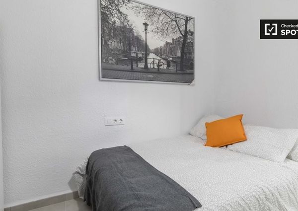 valencia, Valencian Community 46011