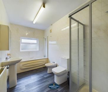 3 bedroom semi-detached house to rent - Photo 2