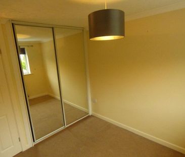 2 bedroom end of terrace house to rent - Photo 2