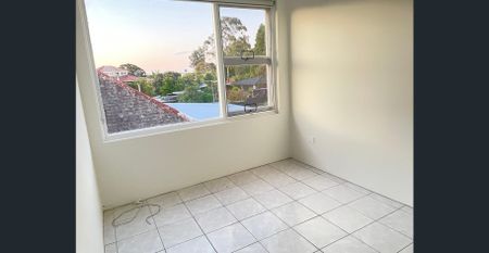 Freshly Renovated Spotlessly Clean Entire Home - Photo 2