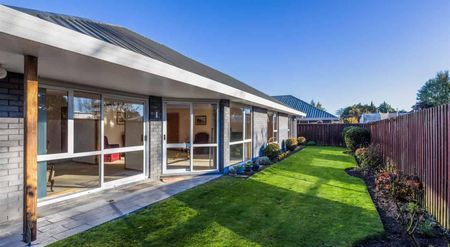 Family Home in a Prime Location - Photo 4