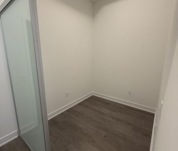 One plus den condo for rent in Oakville - Photo 5