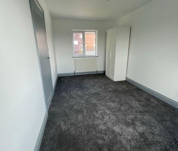 3 bed Terraced in Singleton Avenue Horwich, BOLTON, BL6 7DX - Photo 2