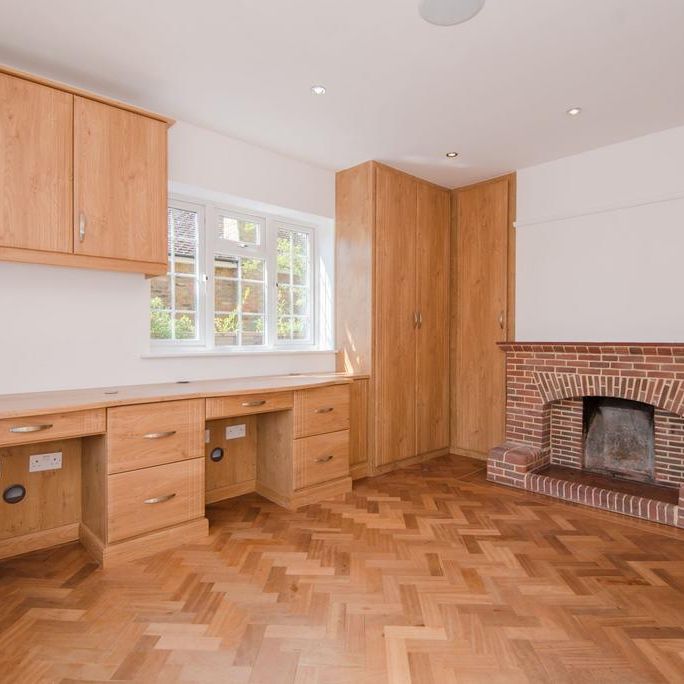 5 bedroom detached house to rent - Photo 1