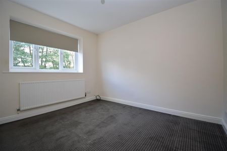 Lees House Road, Dewsbury - Photo 4