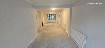 5 bedroom detached house to rent - Photo 4