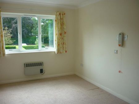 1 bedroom apartment to rent - Photo 2