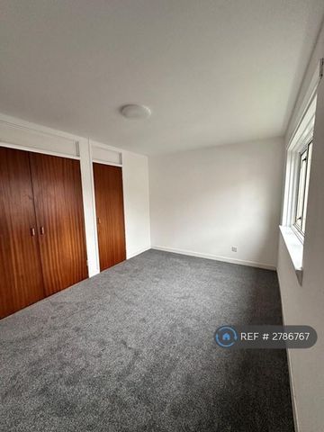 3 bedroom end of terrace house to rent - Photo 5