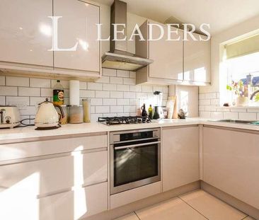 School Lane, Great Leighs, Chelmsford, Essex, CM3 - Photo 3