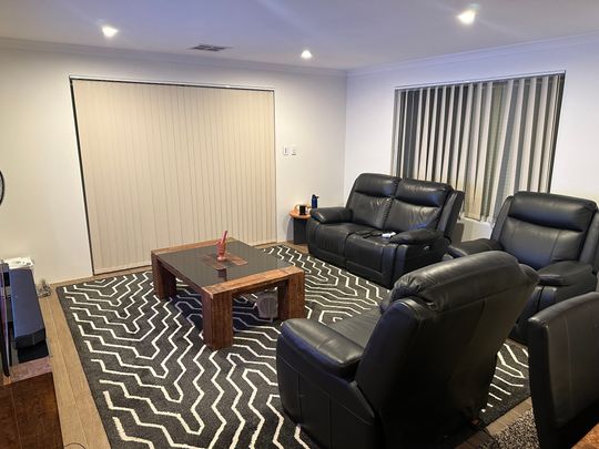 Ellenbrook - Photo 1