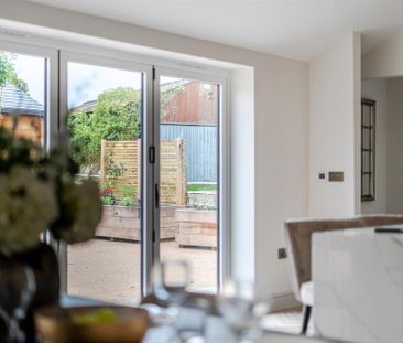 3 bedroom semi-detached house to rent - Photo 3