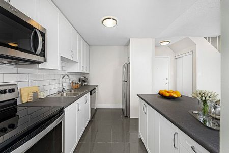 Westwood Abbey Apartments - Photo 3