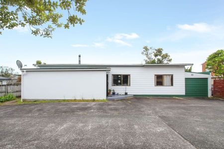 Charming 4BR Family Home in Ranui - Photo 4