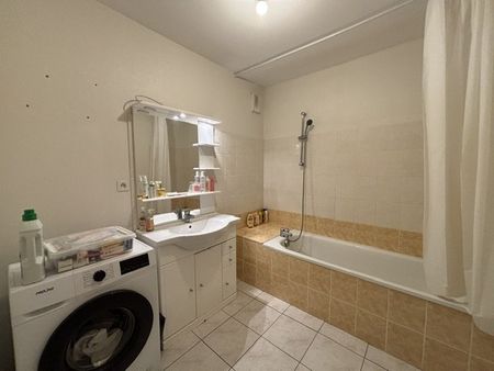 Location Appartement 3 pièces 84m² ANGOULEME 16000 - Photo 5