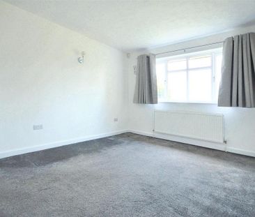 3 bedroom detached bungalow to rent - Photo 4