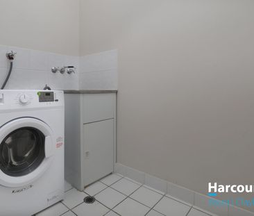 Spacious Two Bedroom Apartment - Photo 1