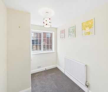 3 bedroom semi-detached house to rent - Photo 5
